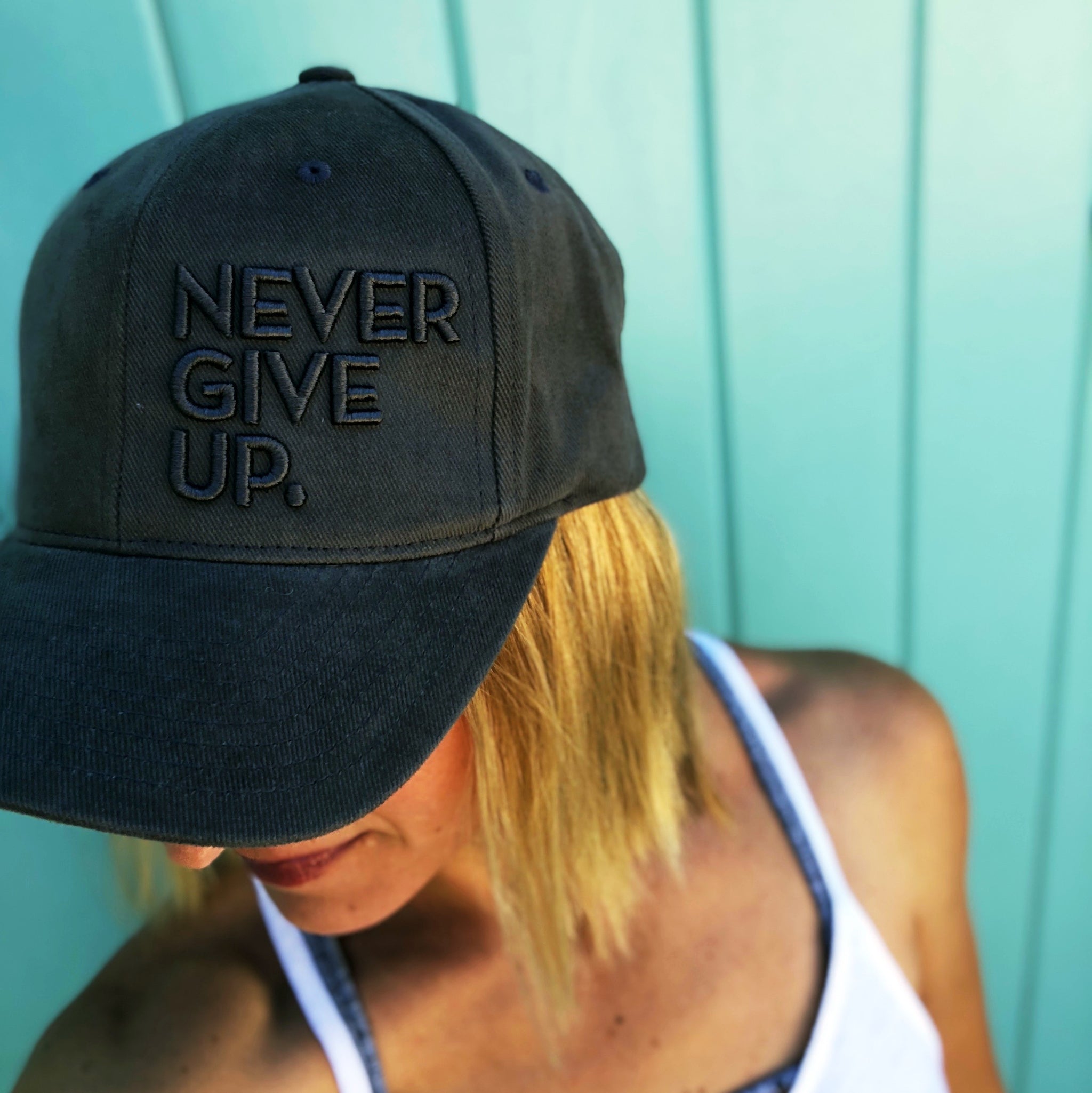 3D BLACK ON BLACK MONOCHROME HAT