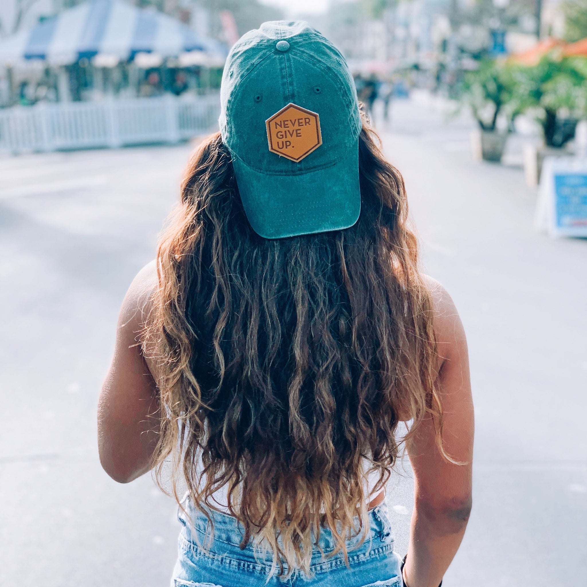 WASHED EVERGREEN NEVER GIVE UP. CAP