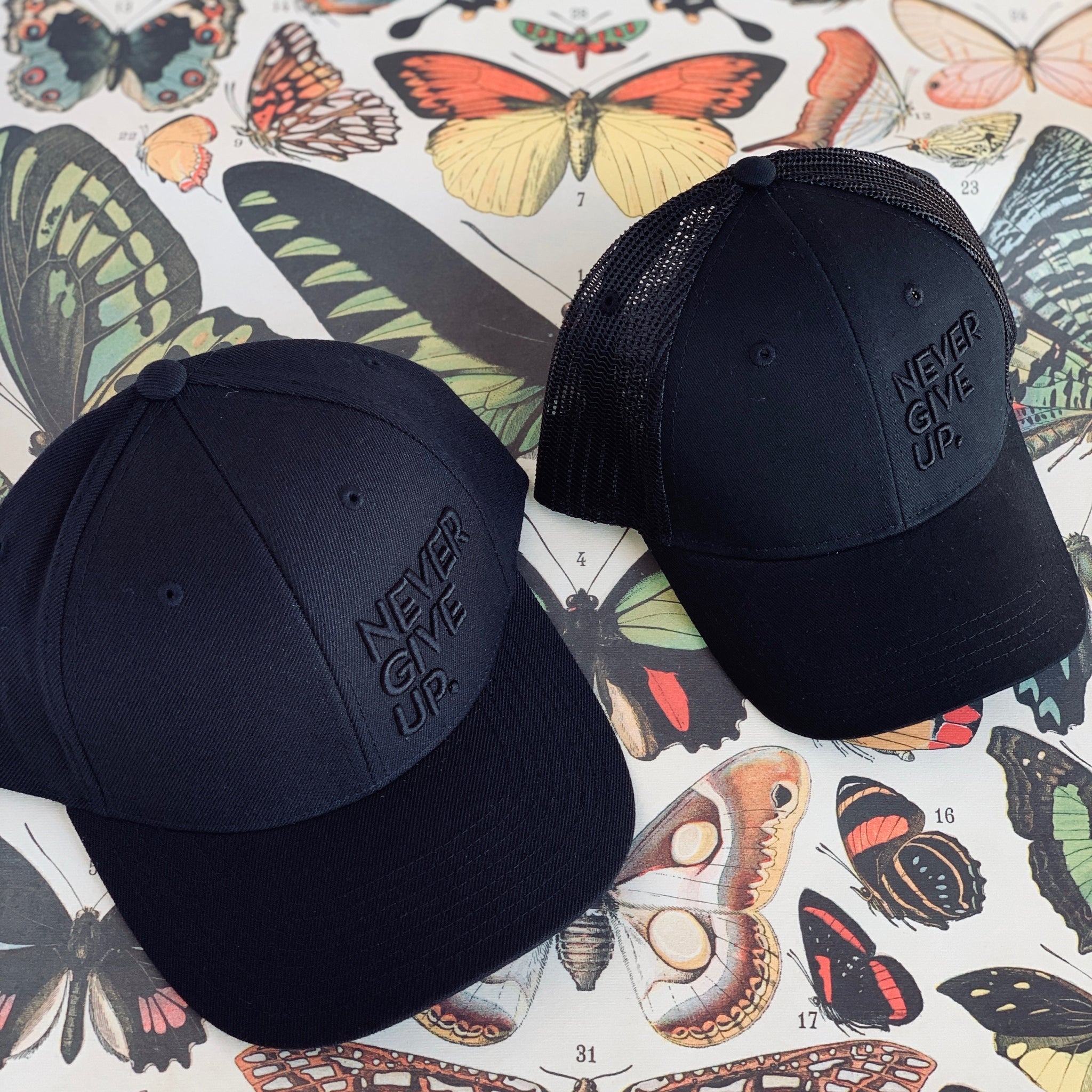 3D BLACK ON BLACK MONOCHROME HAT