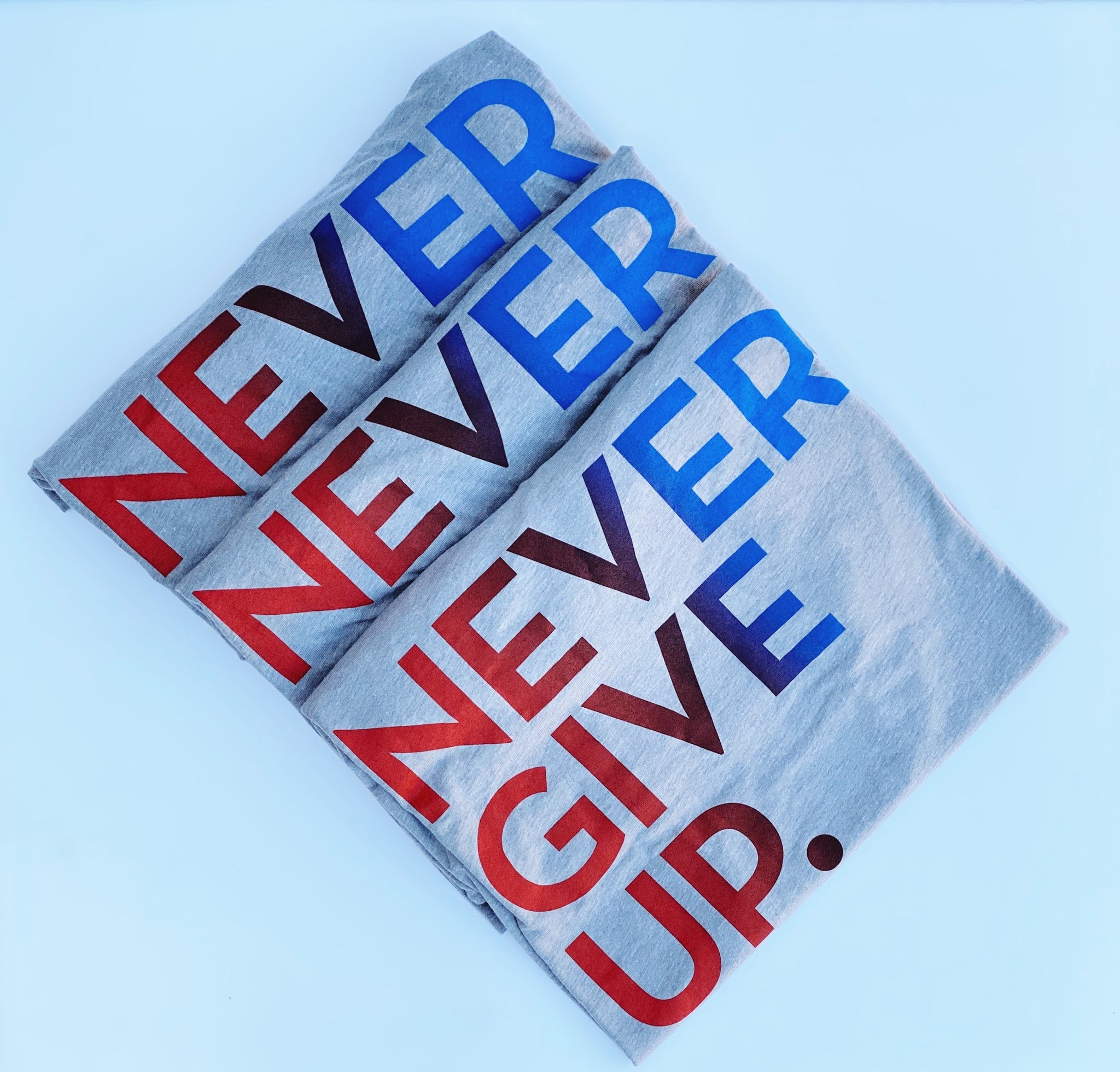 KIDS OMBRE NEVER GIVE UP. TEE